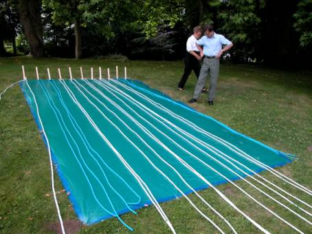 0 - dentelle sur l'herbe -  Chateau de Fontaine Henry