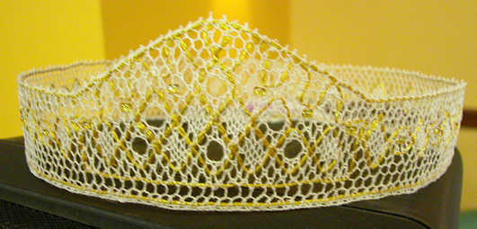 Couronnes en dentelle, fait main SVP !