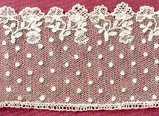 bande en Alen�on appliqu� sur tulle- 32 ko